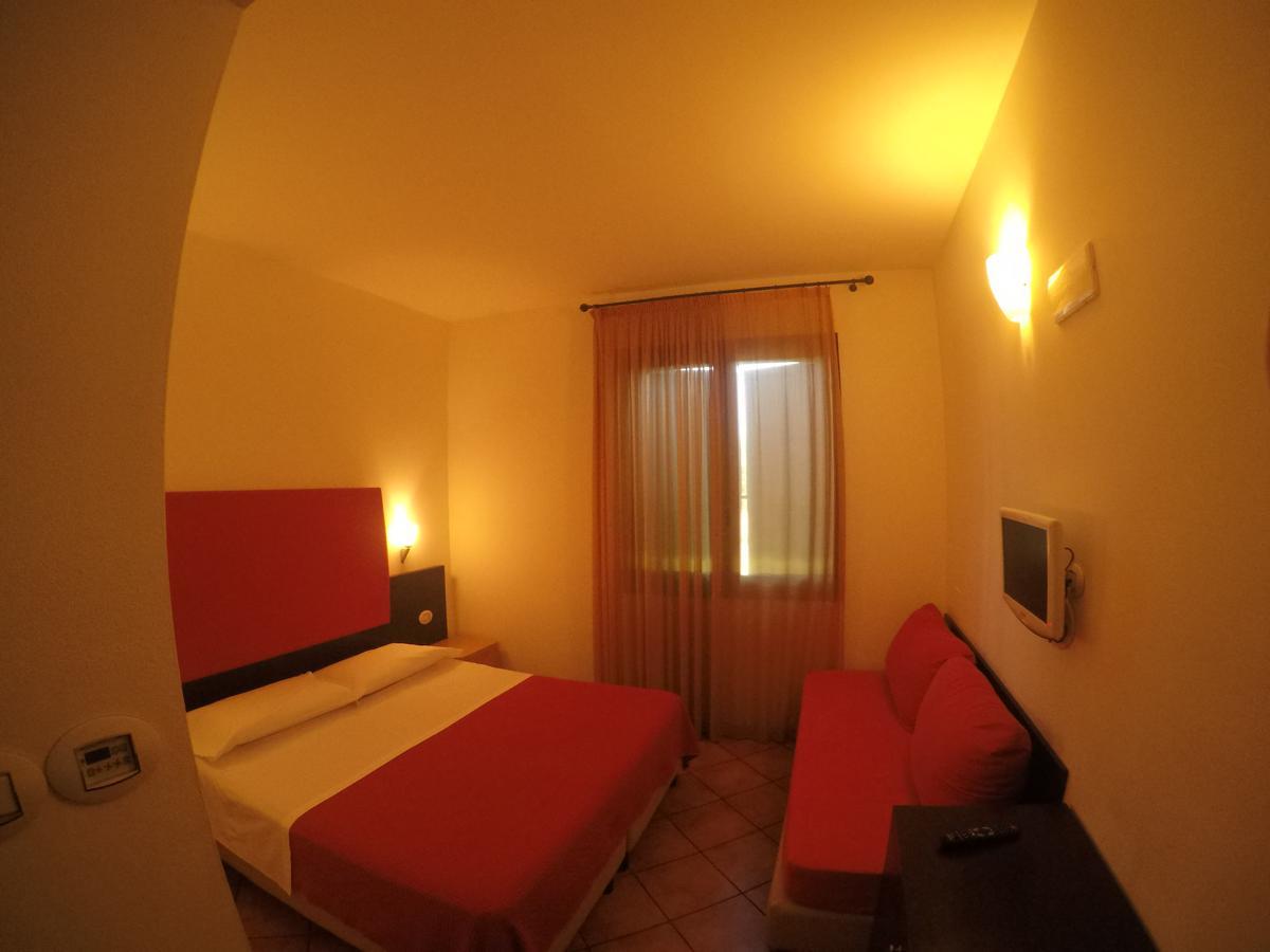 Hotel Barabba Quattro Castella Exteriör bild